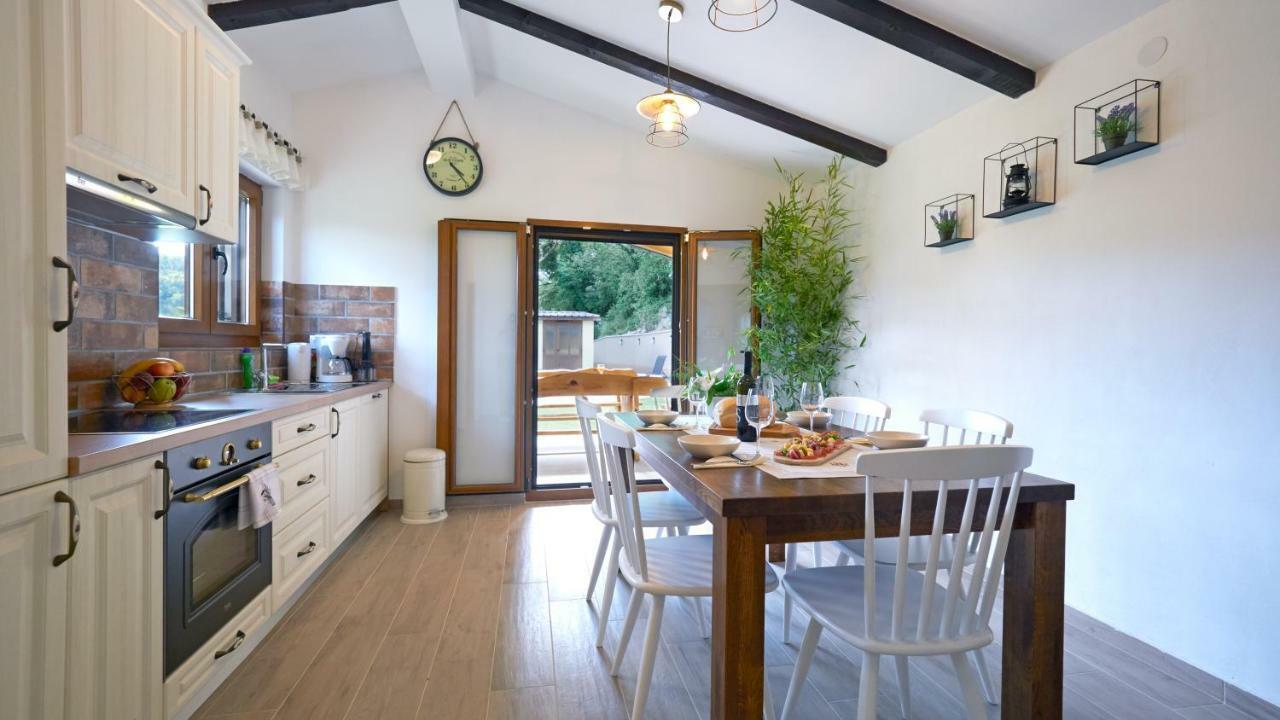 Casa Valla By Rent Istria Buzet Buitenkant foto